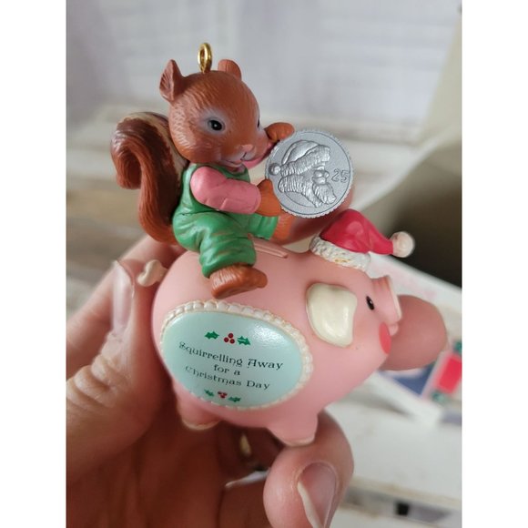 Enesco squirrelin it away piggy bank ornament squirrel 1992 vintage - Picture 7 of 10